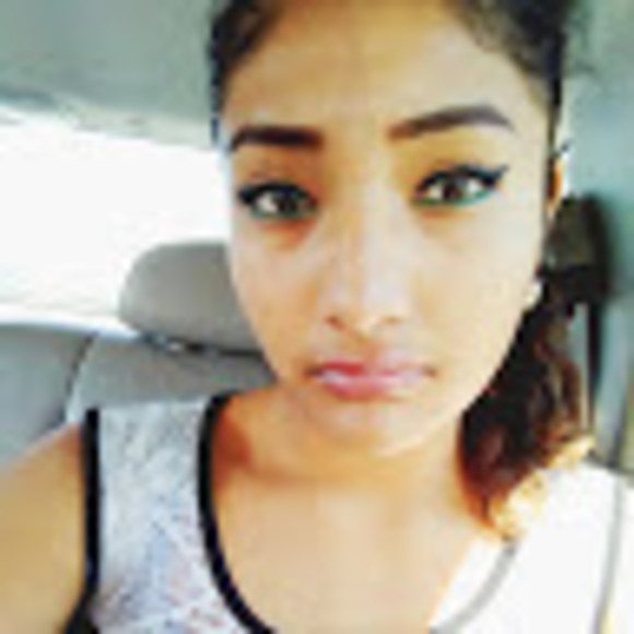 Meet your Posher, Isela - Picture 1 of 1